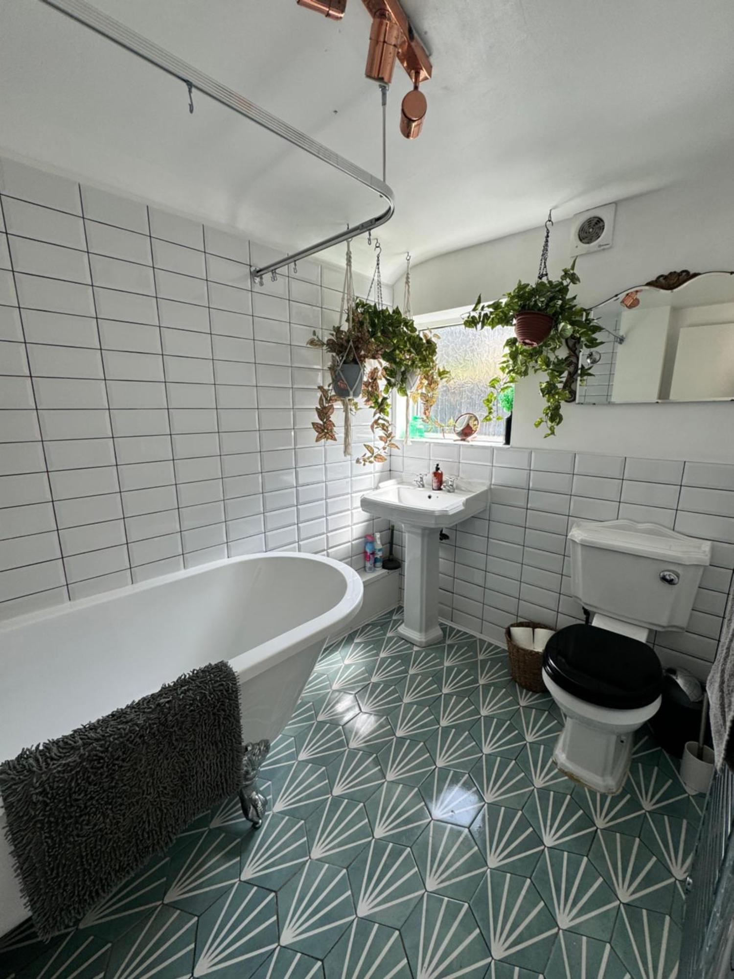 Eclectic Seaside 4 Bedroom Artists *