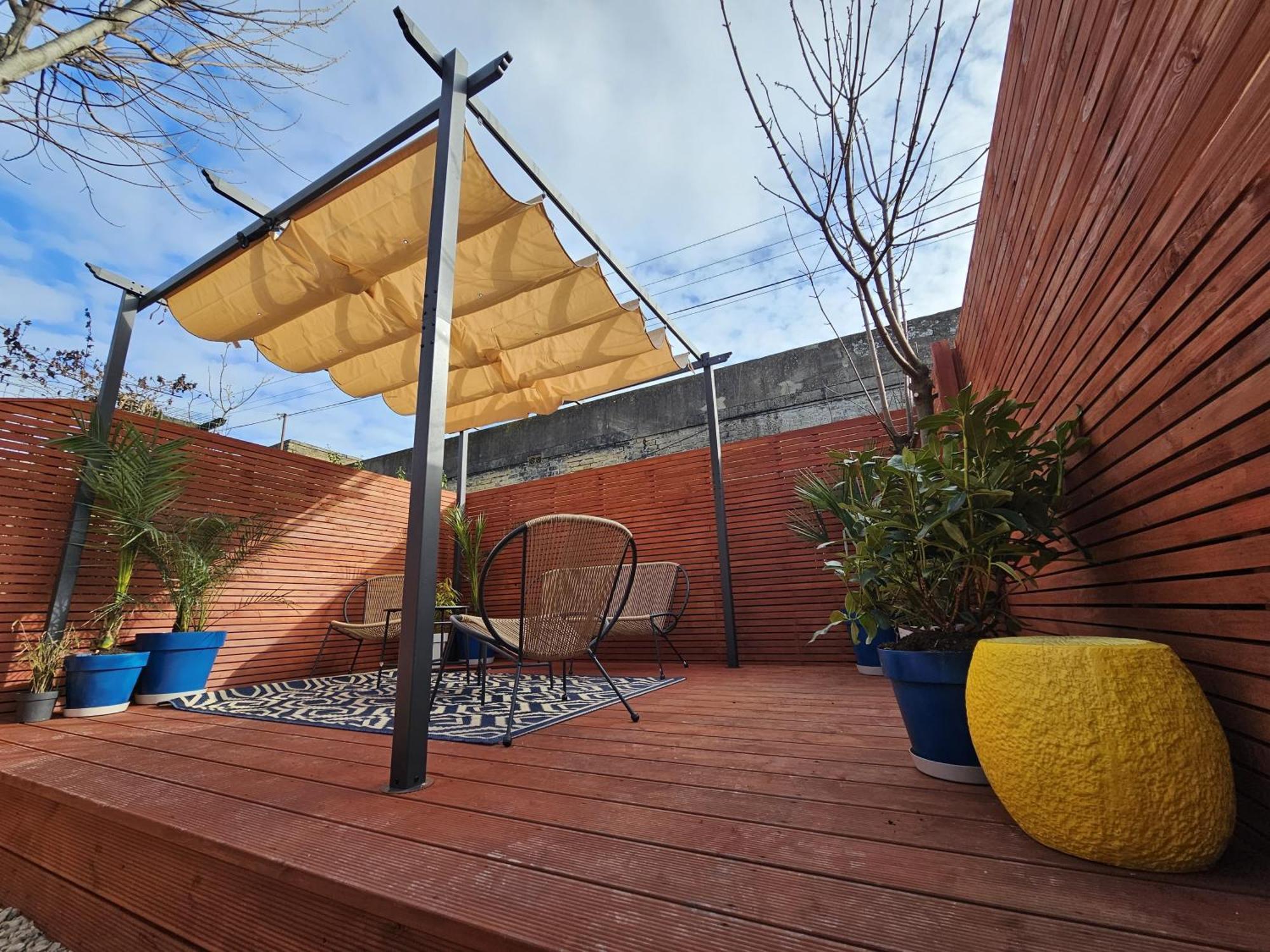 Eclectic Seaside 4 Bedroom Artists Holiday home
