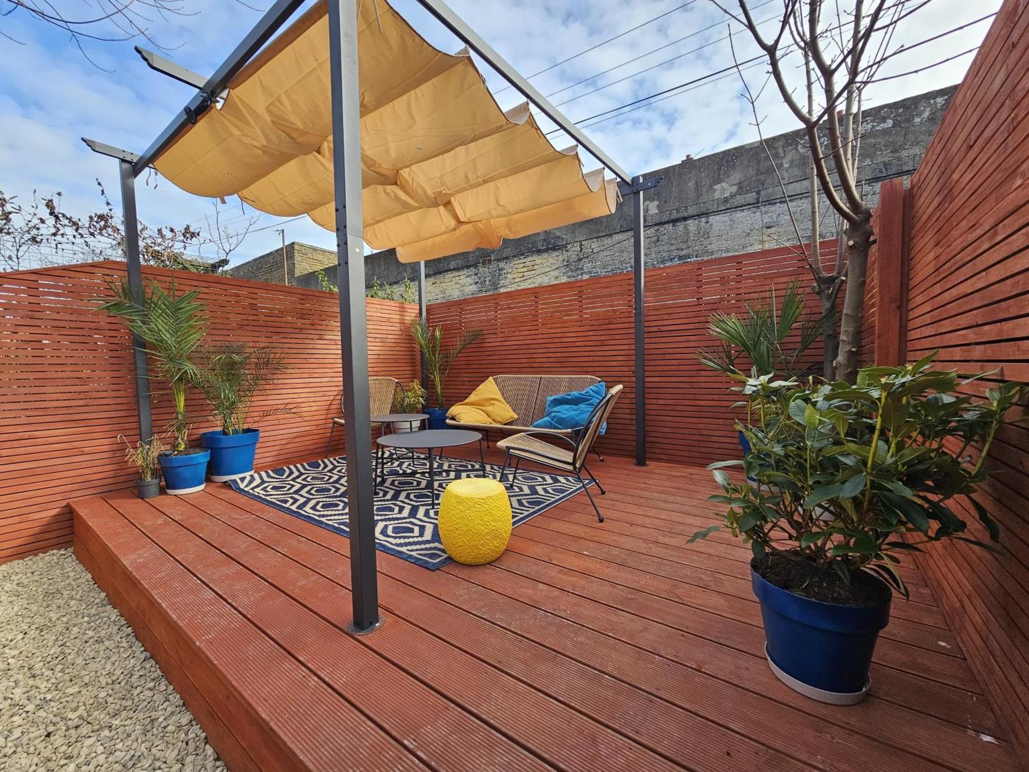 Eclectic Seaside 4 Bedroom Artists Holiday home *